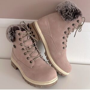 Lugz winter boots, 9.5 blush pink fur boots, warm slip resistant boots,